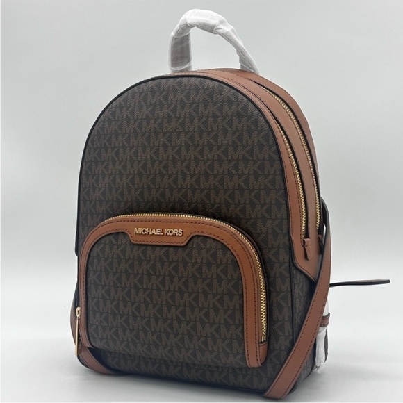 Michael Kors Medium Jaycee Zip Packet
Backpack Brown - Picture 3 of 14